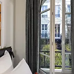 Le 5 Particulier Hotel