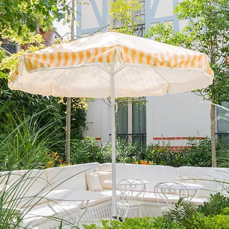 Le 5 Particulier Hotel 4*