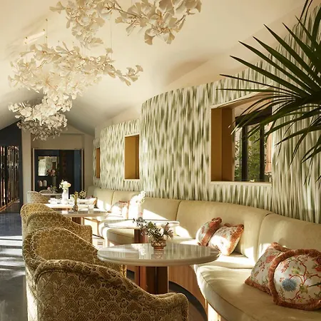 Le 5 Particulier 4* Neuilly-sur-Seine