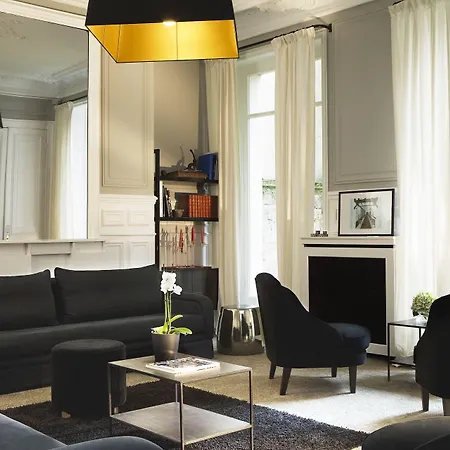 Le 5 Particulier Hotel 4*