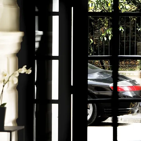 Le 5 Particulier Hotel