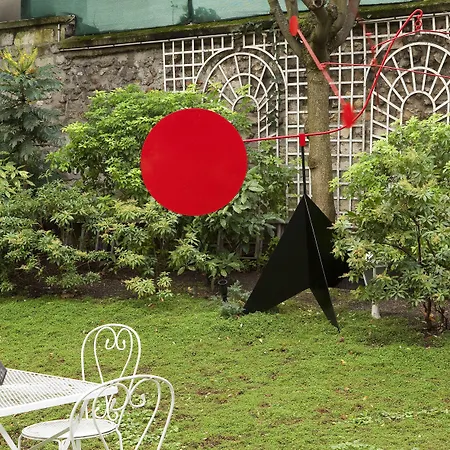 Le 5 Particulier Hotel 4*