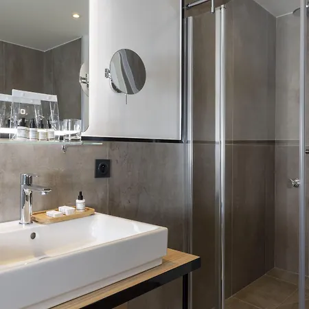 Le 5 Particulier 4* Neuilly-sur-Seine