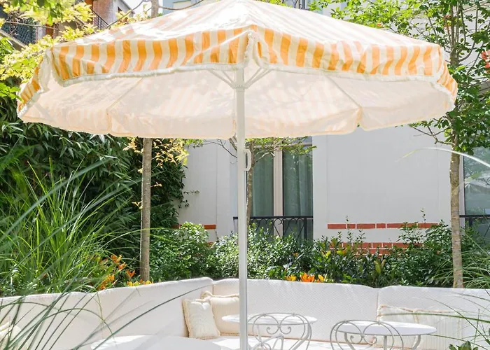 Le 5 Particulier Hotel 4*