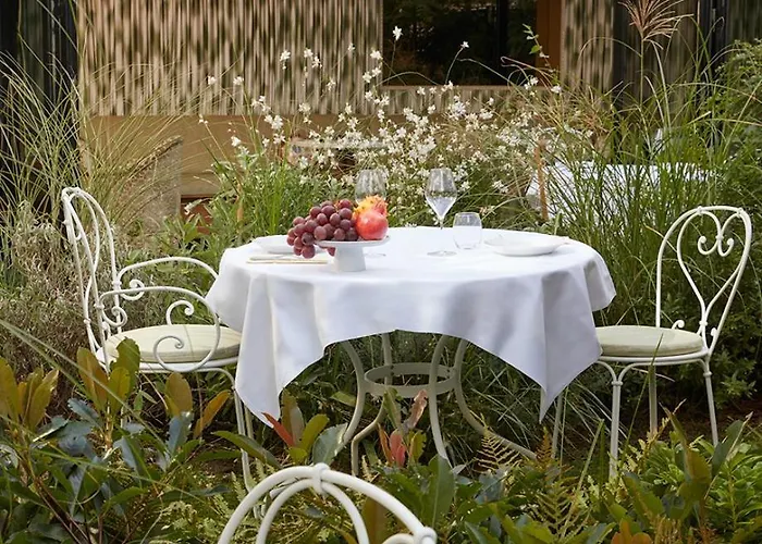 Le 5 Particulier Hotel