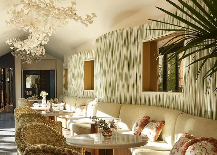 Le 5 Particulier 4* Neuilly-sur-Seine