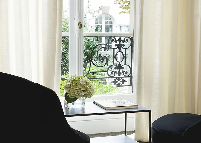 Le 5 Particulier Hotel 4*