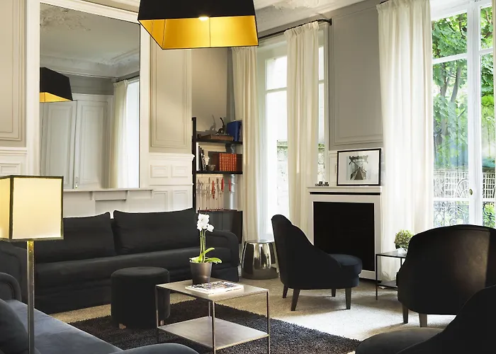 Le 5 Particulier Hotel 4*