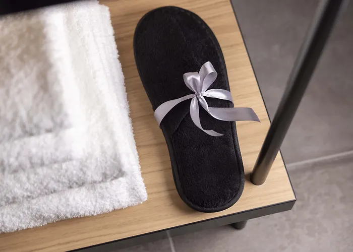 Le 5 Particulier Hotel