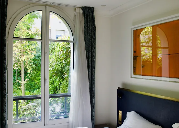 Le 5 Particulier Hotel 4*