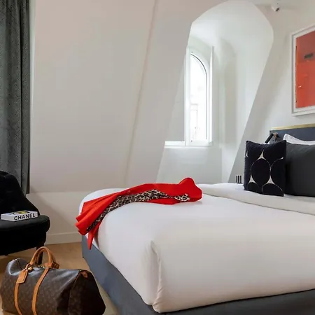 Le 5 Particulier Hotel 4*